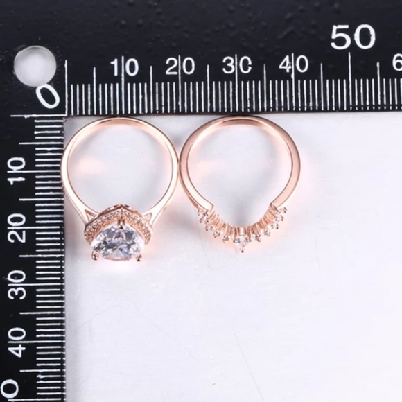 14K Gold Finish Pear Shaped Simulated Diamond Ring Set - Picture 6 of 7